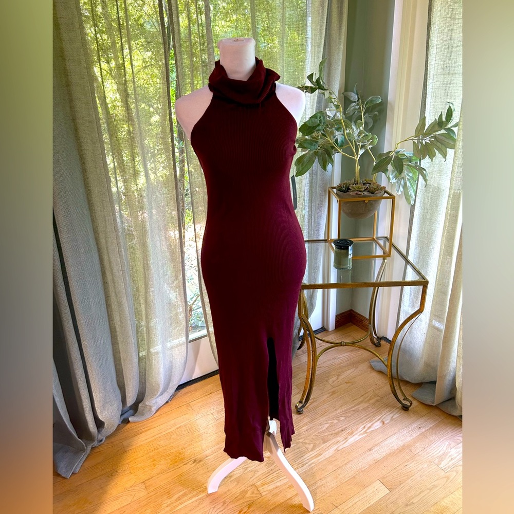 Lulu’s maroon ribbed maxi sweater dress